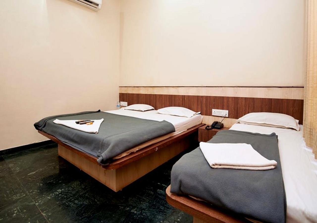 Hotel Three G Shirdi Exterior photo